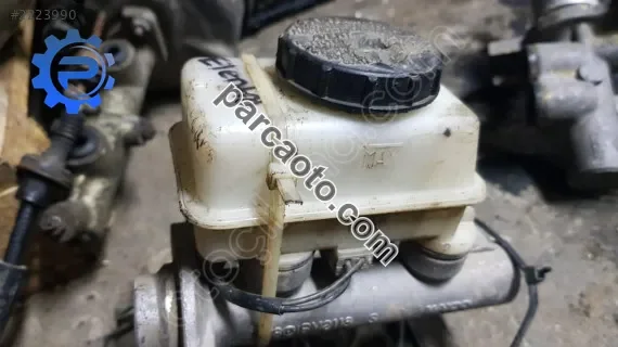 Hyundai Elantra 1 fren hidrolik deposu çıkma