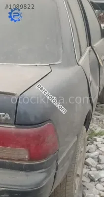 toyota corona 2.0 çıkma sağ arka çamurluk
