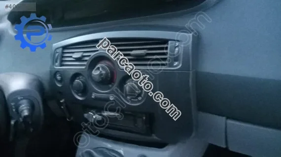 Renault Scenic 2 teyp çerçeve dolu