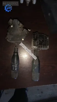 Renault 19  sinyal silecek kolu
