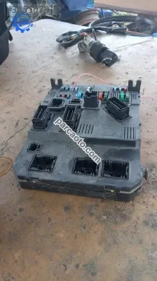 citroen Berlingo sigorta iç kutu badi çıkma