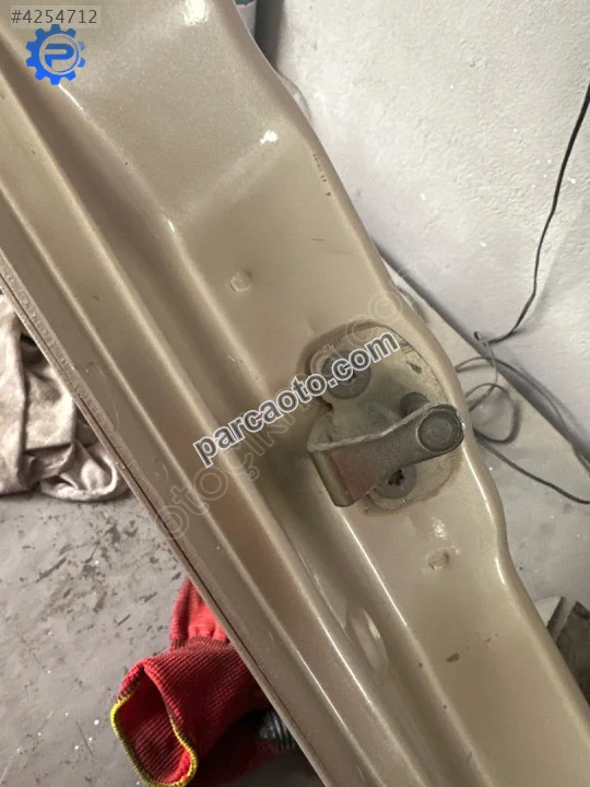 Fiat linea sol kapı kilit karşılığı damağı Fiat linea sol kapı kilit karşılığı damağı