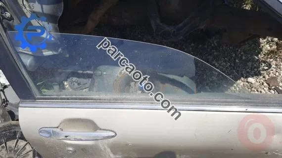 mitsubishi galant çıkma sağ ön kapı camı