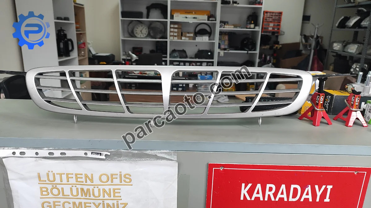 Toyota Corolla 99 2001 ön panjur kromlu orijinal sıfır