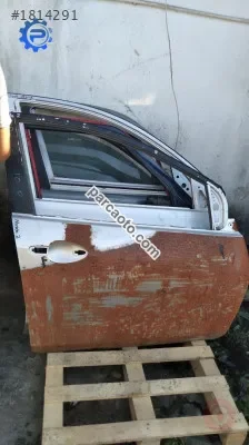 mazda 2 çıkma sağ ön kapı