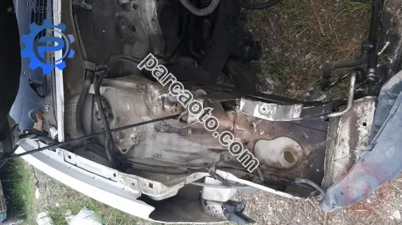 2003 model peugeot partner kesme sağ podye