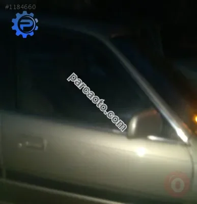 mazda 626 çıkma sağ ön kapı camı