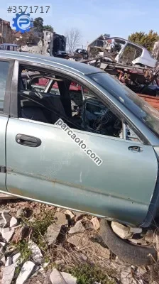 Mitsubishi karizma sağ ön kapı yedek parça
