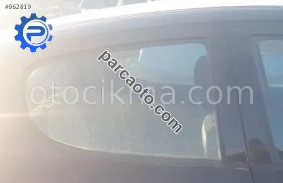 2009 peugeot 207 1.4 benzinli çıkma sağ arka kapı camı