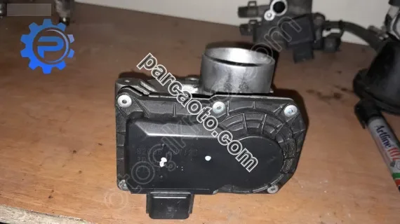 Renault clio 1.2 1.2 gaz kelebek çıkma