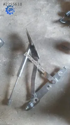 A4 kaput menteşesi çıkma