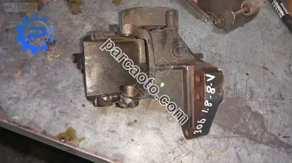 Peugeot 306 1.8 8v  direksiyon pompa ayağı braket