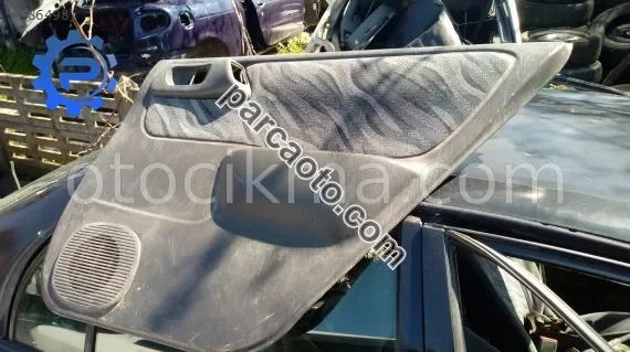 toyota carina sökme sağ arka kapı döşemesi