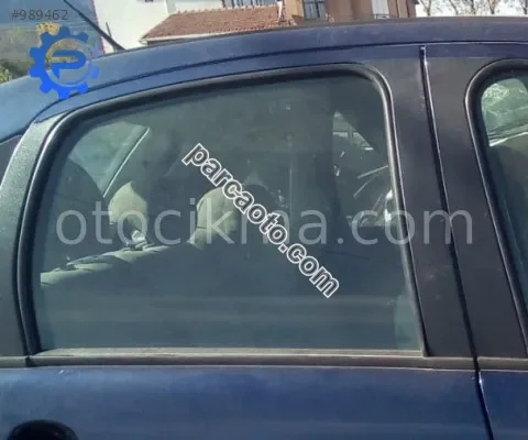 2004 citroen c3 1.4 hdi dizel çıkma sağ arka kapı camı