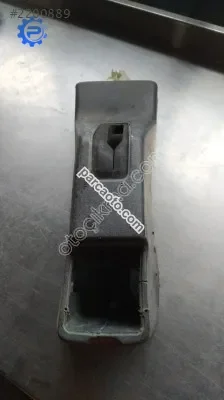 Mazda 323 el freni konsolu çıkma