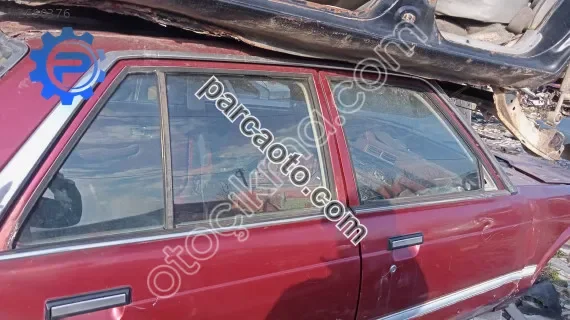 Honda Accord sağ kapı camları adet yedek parça
