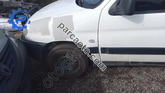 Peugeot Partner  sol ön çamurluk