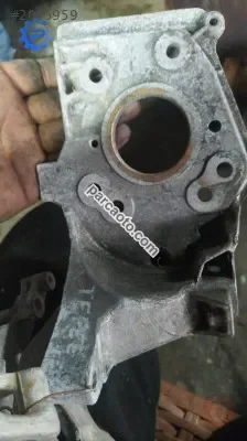 Peugeot 1.6 mazot pompası ayağı çıkma