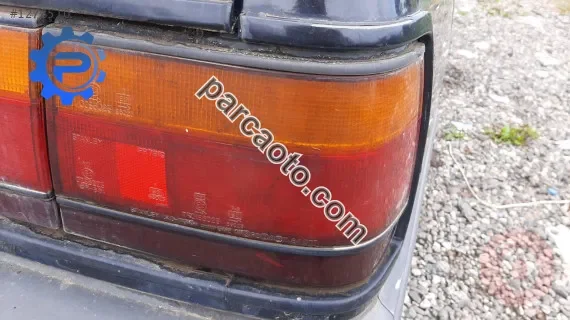 mazda 929 çıkma sağ dış stop lambası