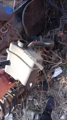 Mitsubishi karizma direksiyon yağ bidonu yedek parça