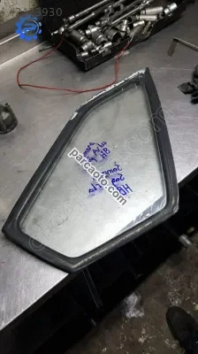 Lada Samara HB sağ arka kekebek camı çıkma