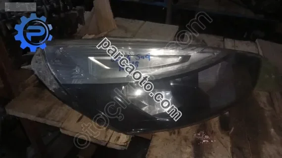 Renault Clio 4 sağ ön far camı