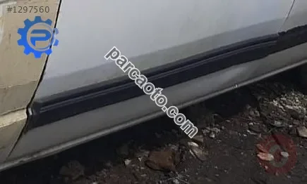 1988 model mazda 323 1.6 çıkma sol ön kapı bandı