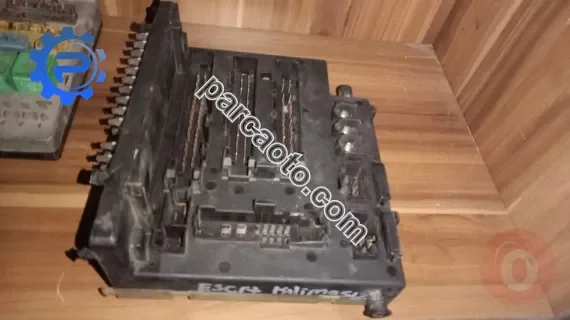 ford escort çıkma sigorta kutusu klimasız