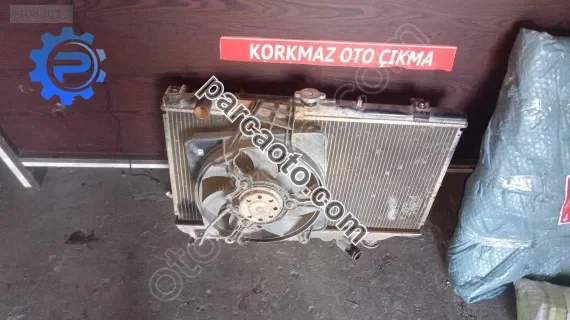 Mazda 323 su radyatör