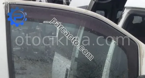 2002 peugeot expert 1.9 dizel çıkma sağ ön kapı cam plastiği