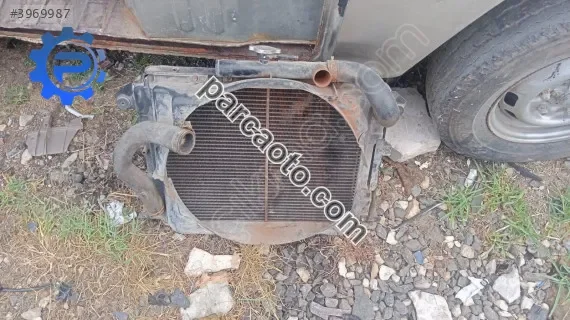 Nissan urvan su radyatör yedek parça
