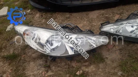 peugeot 207 1.4 benzinli orjinal sağ far