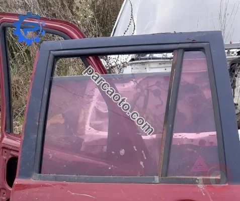 mahindra çıkma sol arka kapı camı