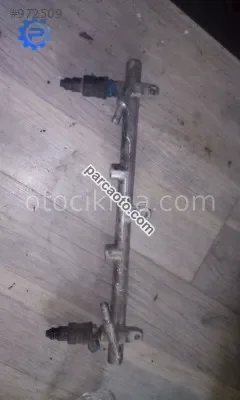renault r 21 2.0 çıkma enjeksiyon kütüğü