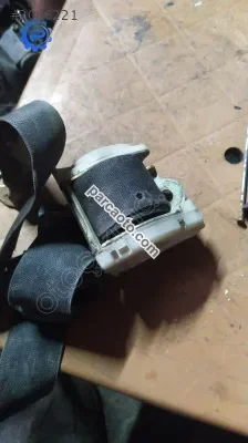 Corsa sağ ön emniyet kemeri çıkma