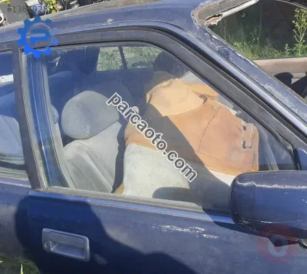 toyota crassida çıkma sağ ön kapı camı
