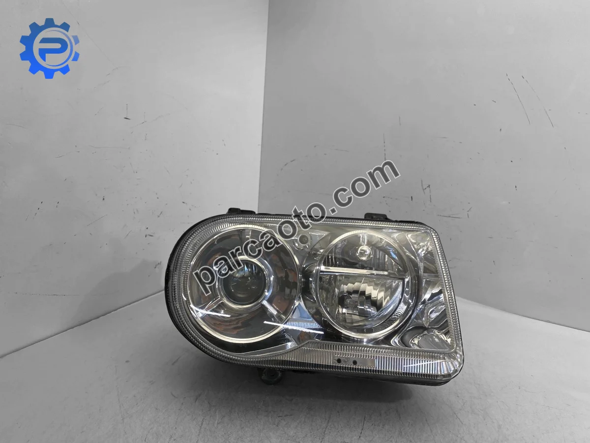 Chrysler 300C 2004–2012 Orjinal Çıkma Xenon Sağ Far 04805760AG
