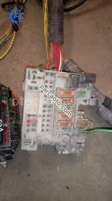 peugeot 206 1.4 benzinli çıkma motor içi sigorta kutusu