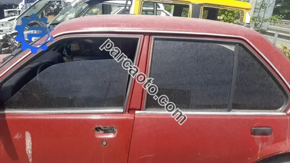 opel ascona çıkma sol takım camlar