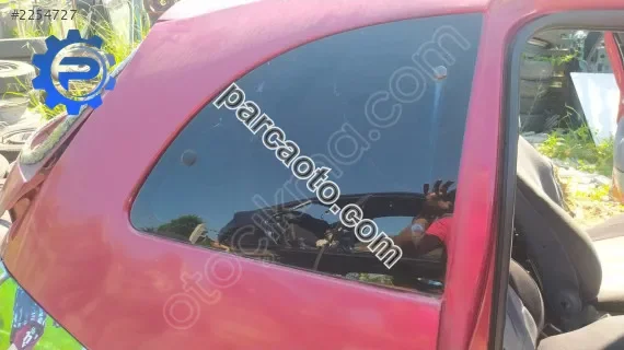 Ford Ka arka sağ kelebek cam çıkma