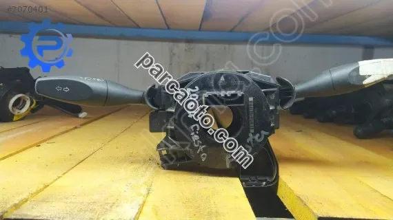 Fiesta sinyal silecek kolu çıkma