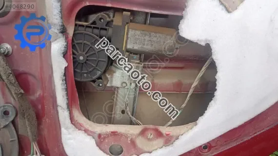 Dacia stepvay sağ arka cam krikosu otomatik motorlu