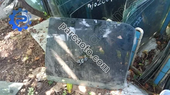 Pejo 306 sağ arka kapı camı yedek parça