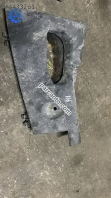 Alfa romeo 166 direksiyon alt plastiği