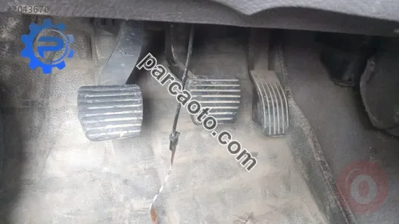 Peugeot 206 pedal takımı çıkma