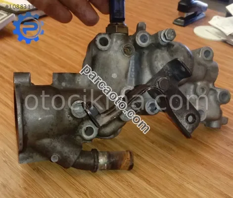 peugeot 206 1.4 8v çıkma termostat yuvası