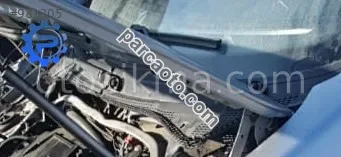 1998 peugeot 306 1.8 otomatik çıkma cam önü ızgarası
