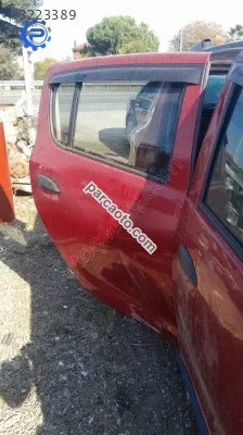 Dacia stepvay sag arka kapi ufak hasarlı yedek parça