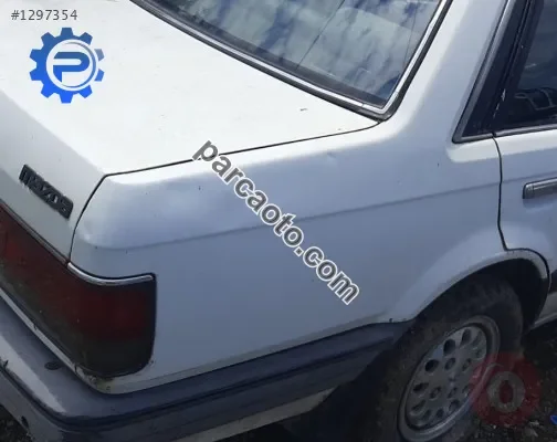 1988 model mazda 323 1.6 çıkma sağ arka çamurluk