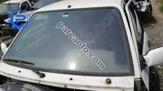 Ford escort 87 model ön cam çıkma